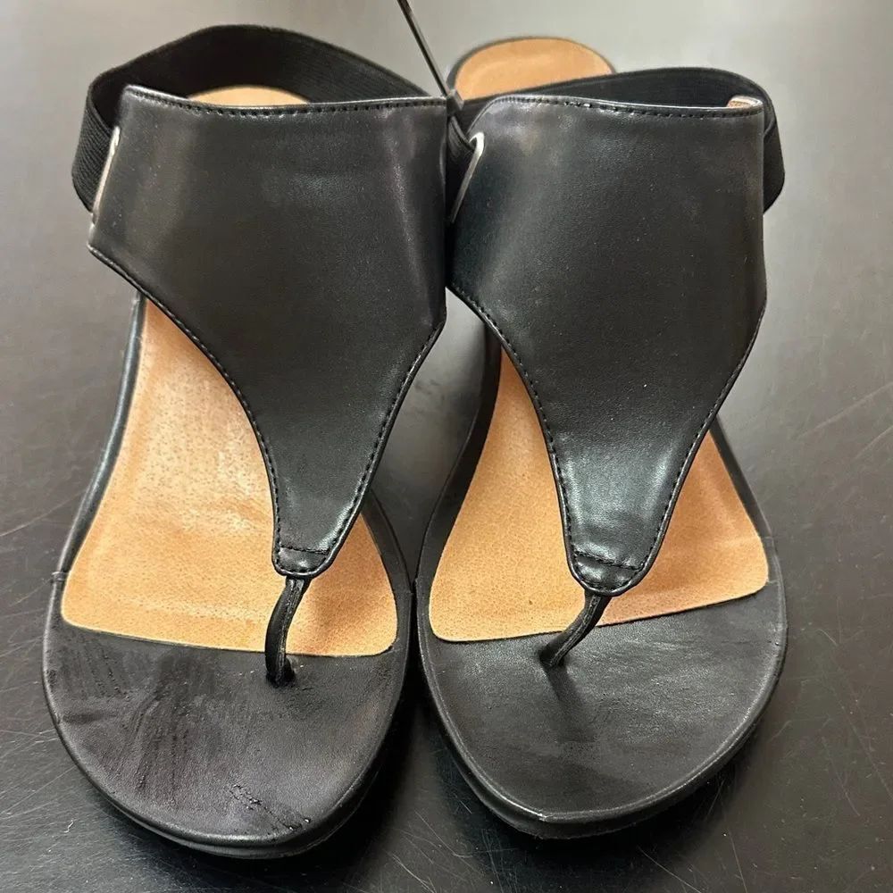 White Mountain Black Thong Sandals with Tan Insole and Elastic Back